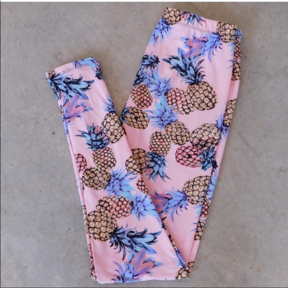 ✨ Pink Pineapple Leggings 💎HOST PICK💎